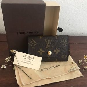 Louis Vuitton 6 Key Holder :)